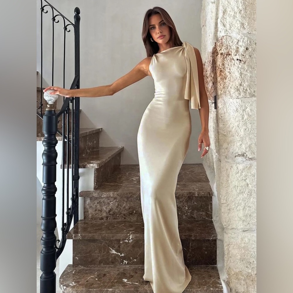 Beloved Knotted Sleeveless Long Dress !